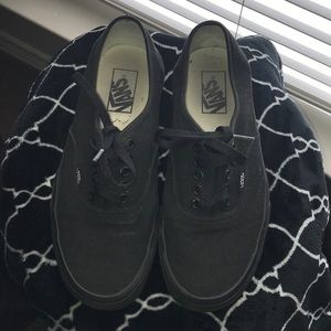 🔥BTS SALE🔥 Men’s/women’s black Vans